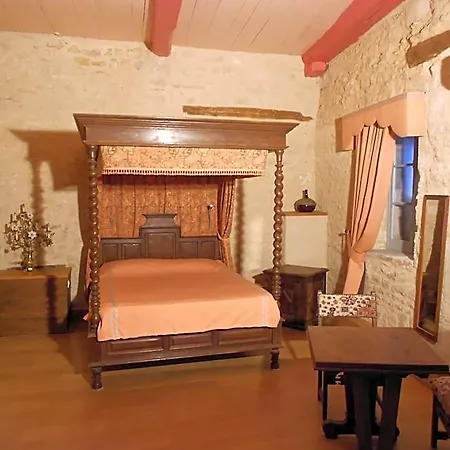 De L'abbatiale Bed & Breakfast 4*