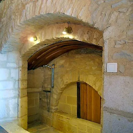 De L'abbatiale Bed & Breakfast 4*