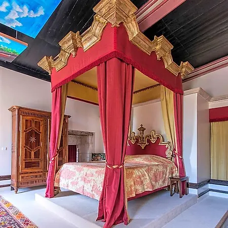 De L'abbatiale Bed & Breakfast 4*