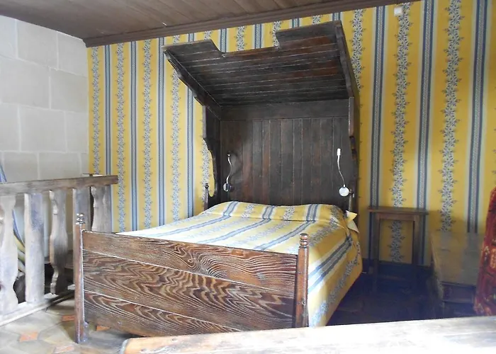 De L'abbatiale Bed and Breakfast 4*